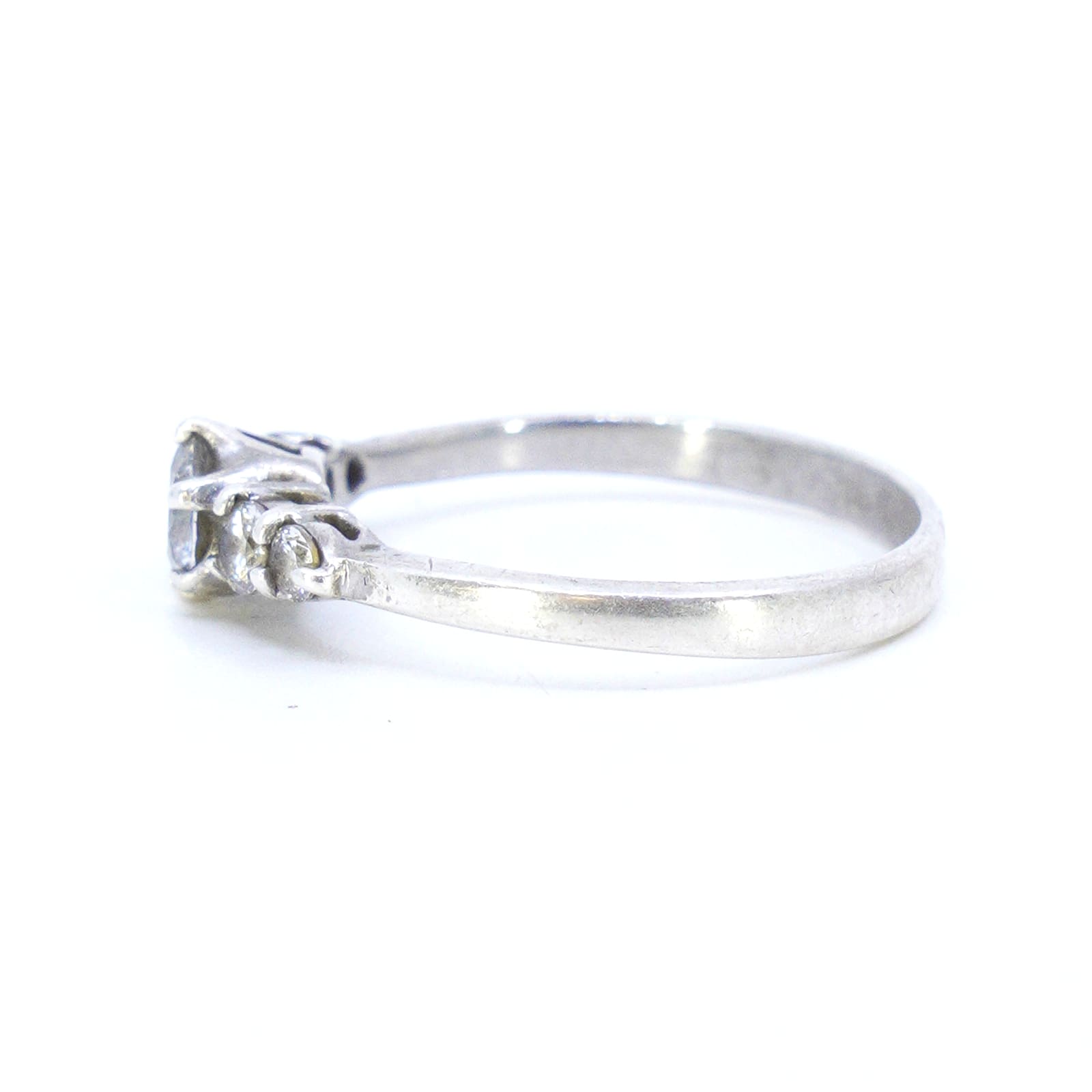 Ring med stenar