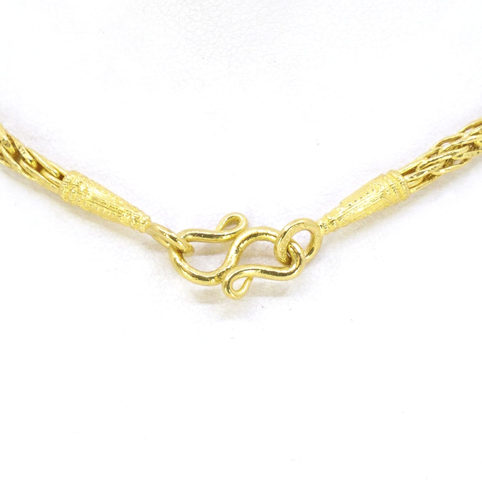 Collier med integrerat hänge