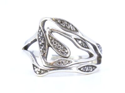 Ring med stenar