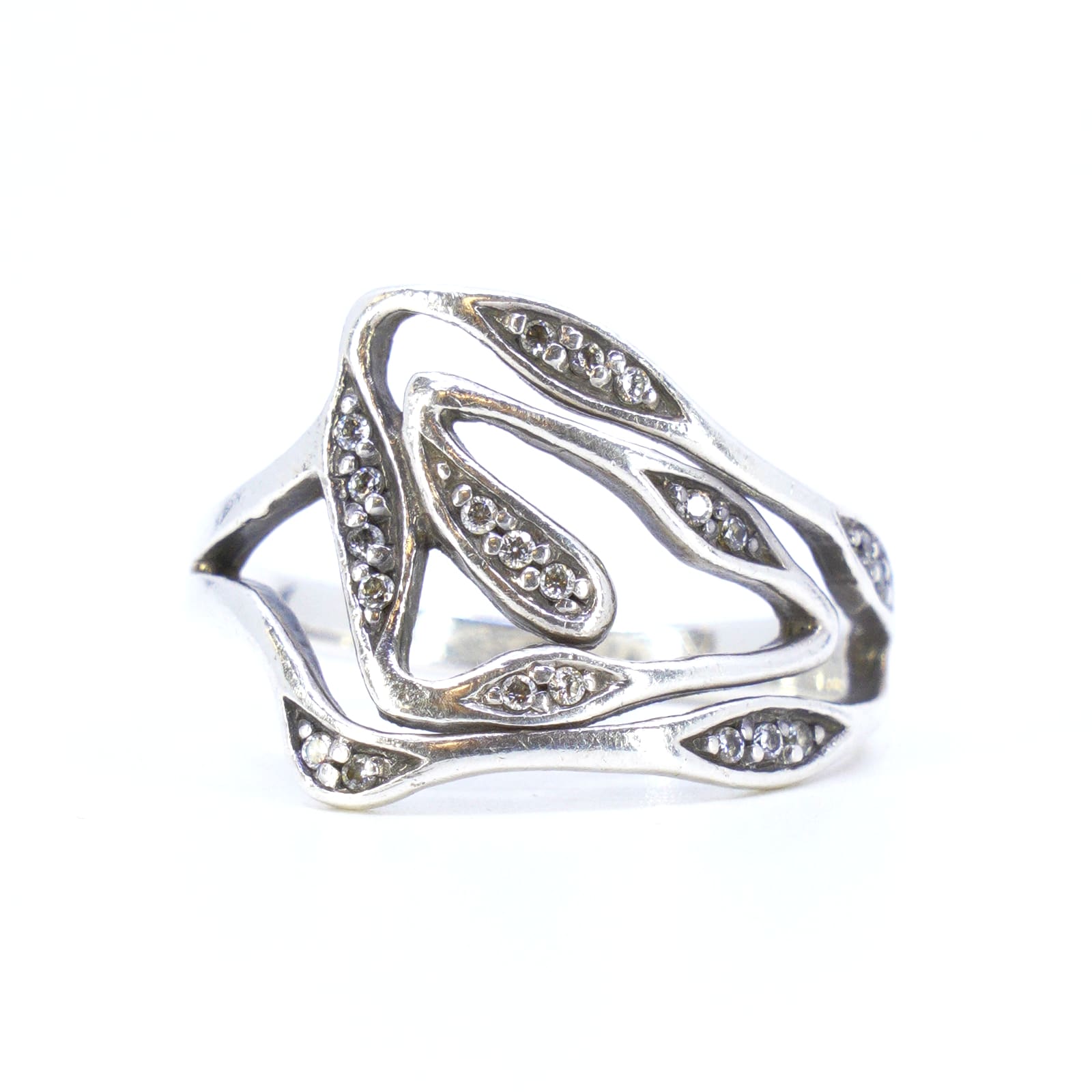Ring med stenar