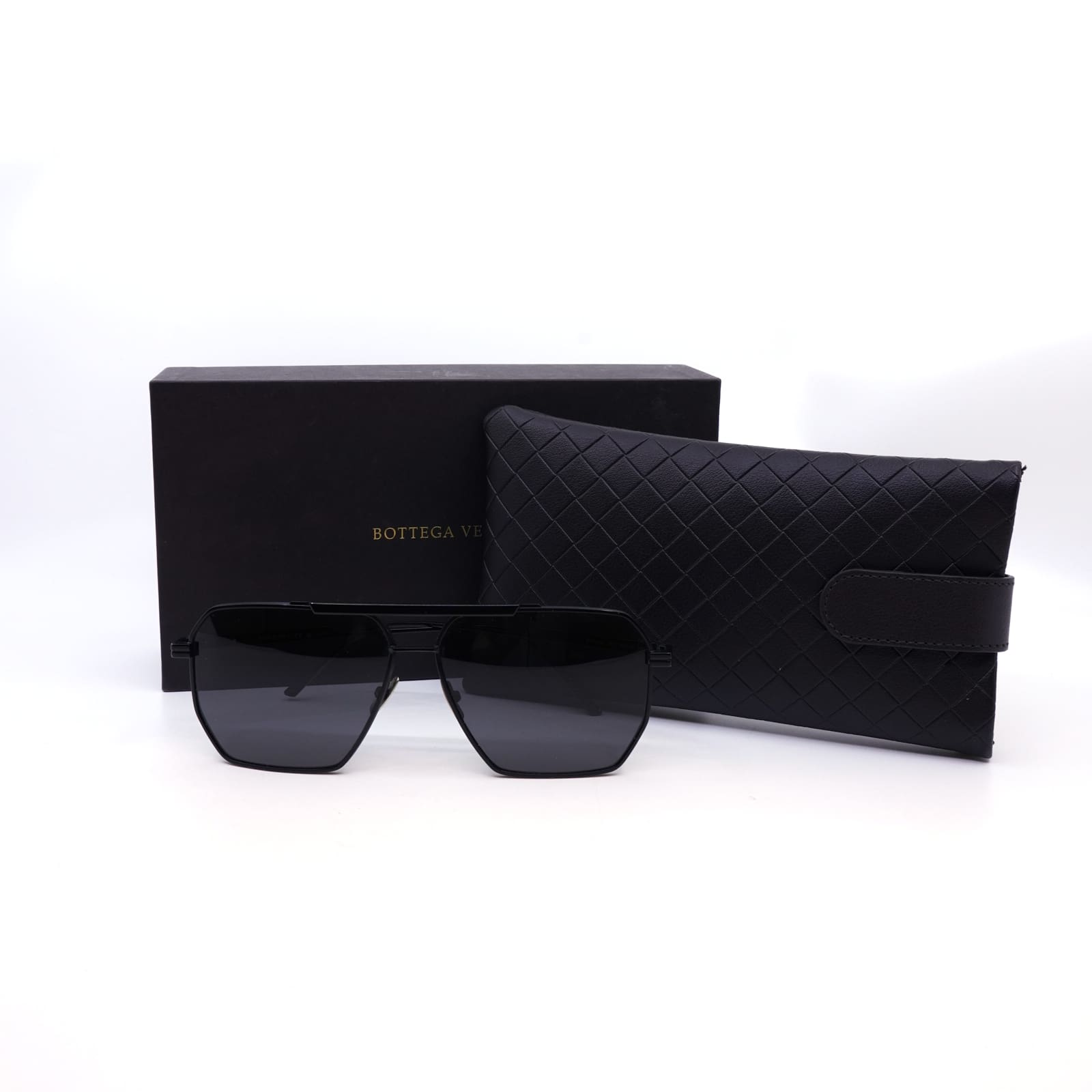 Solglasögon Bottega Veneta,
