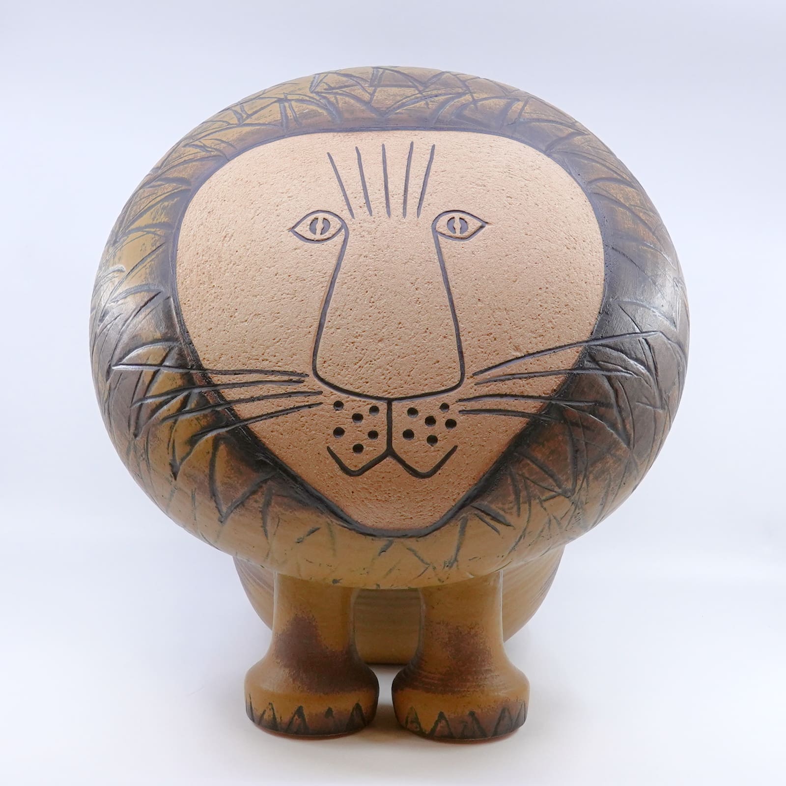Figurin "Lejon Maxi" ur serien "Afrika", Lisa Larson Gustavsberg, Höjd ca 38cm