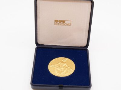 Minnesmedalj 18K 57,2g Statens Järnvägar 125år Oscar I Carl XVI Gustaf i ask