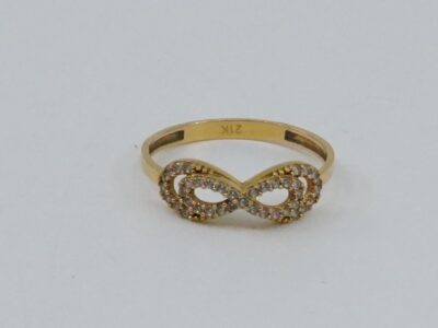 Ring Guld med stenar