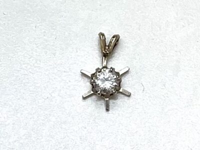Hänge 14K med diamant 1xca 0,40ct
