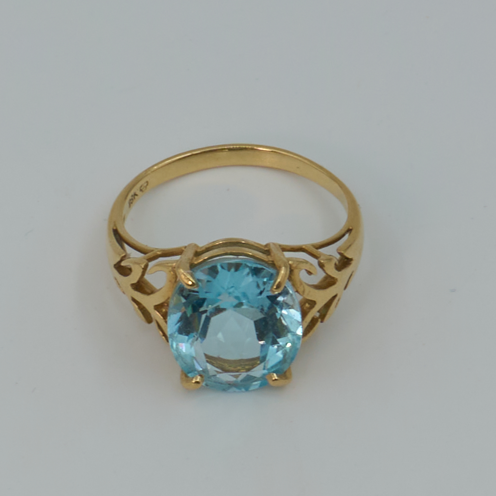 Ring Guld 18K brv 3,8g Ø17mm med blå sten
