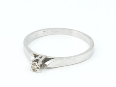 Ring Vitguld 18K 1,9g Ø16.75mm med diamant 1xca0,01ct