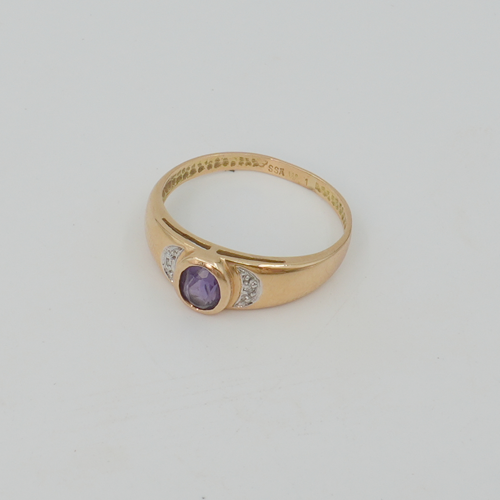 Ring Guld 18K 1,9g Ø16.25mm med stenar och diamanter 2xca0,01ct