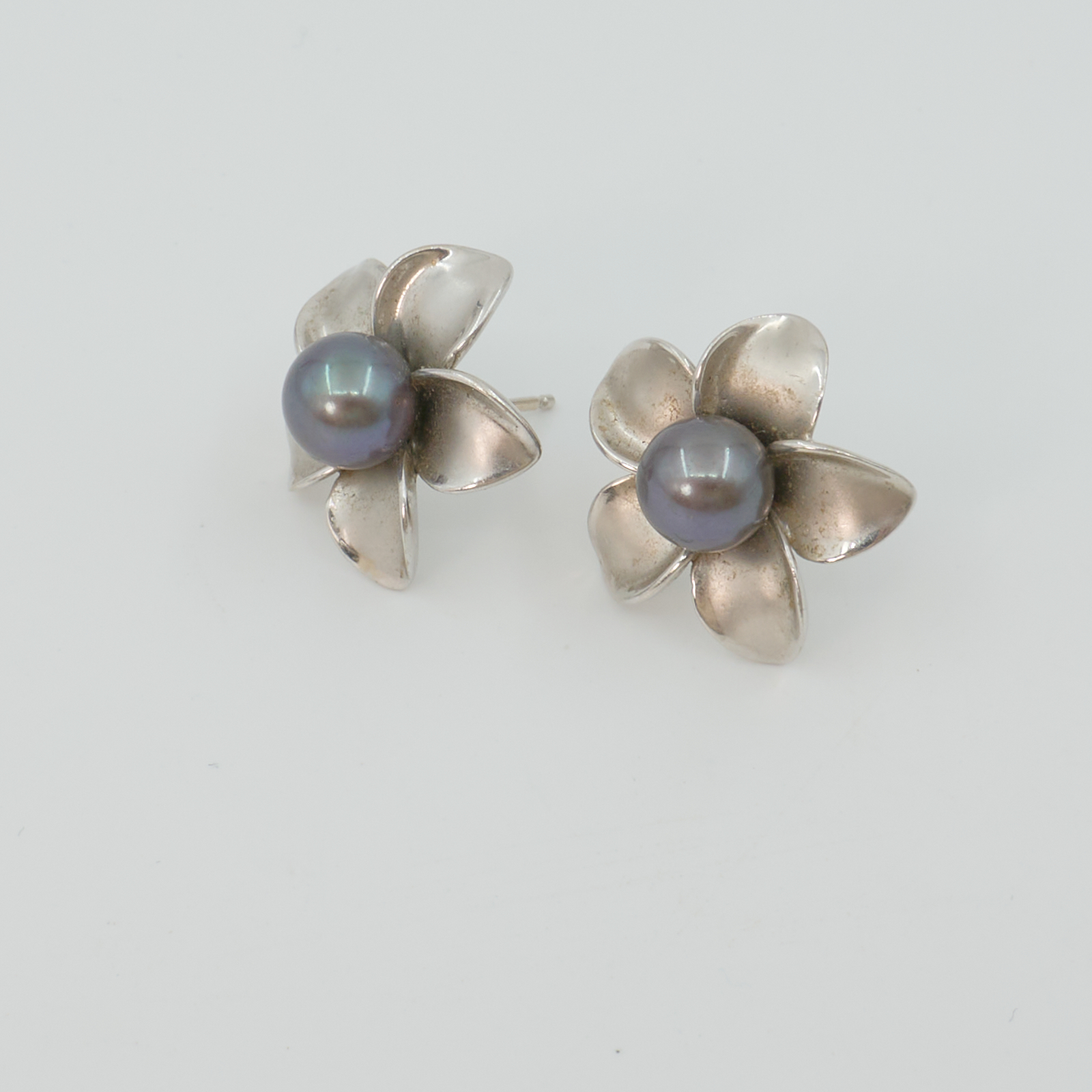 Örhängen Vitguld 14K 5,9g Höjd 18mm med odlade pärlor