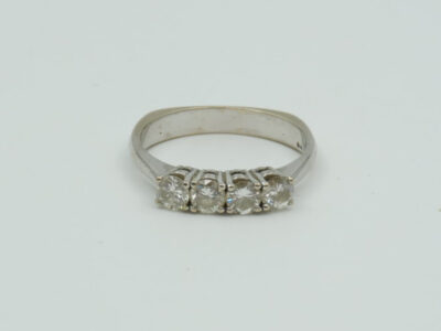 Ring Vitguld 14K med diamanter