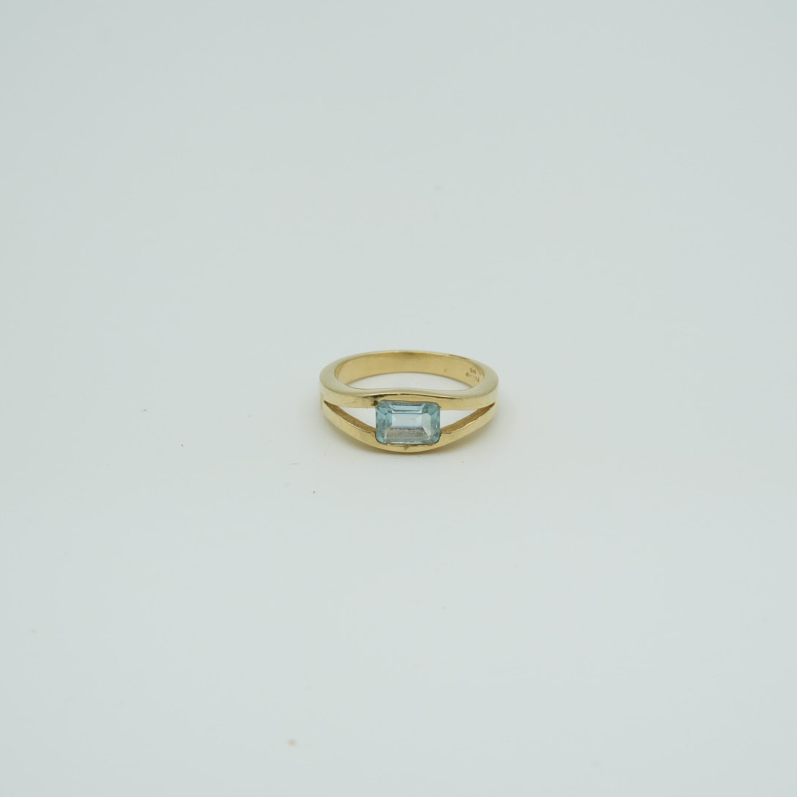 Ring Guld 14K med sten