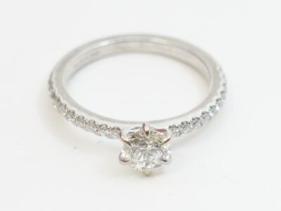 Ring Vitguld 18K med diamanter