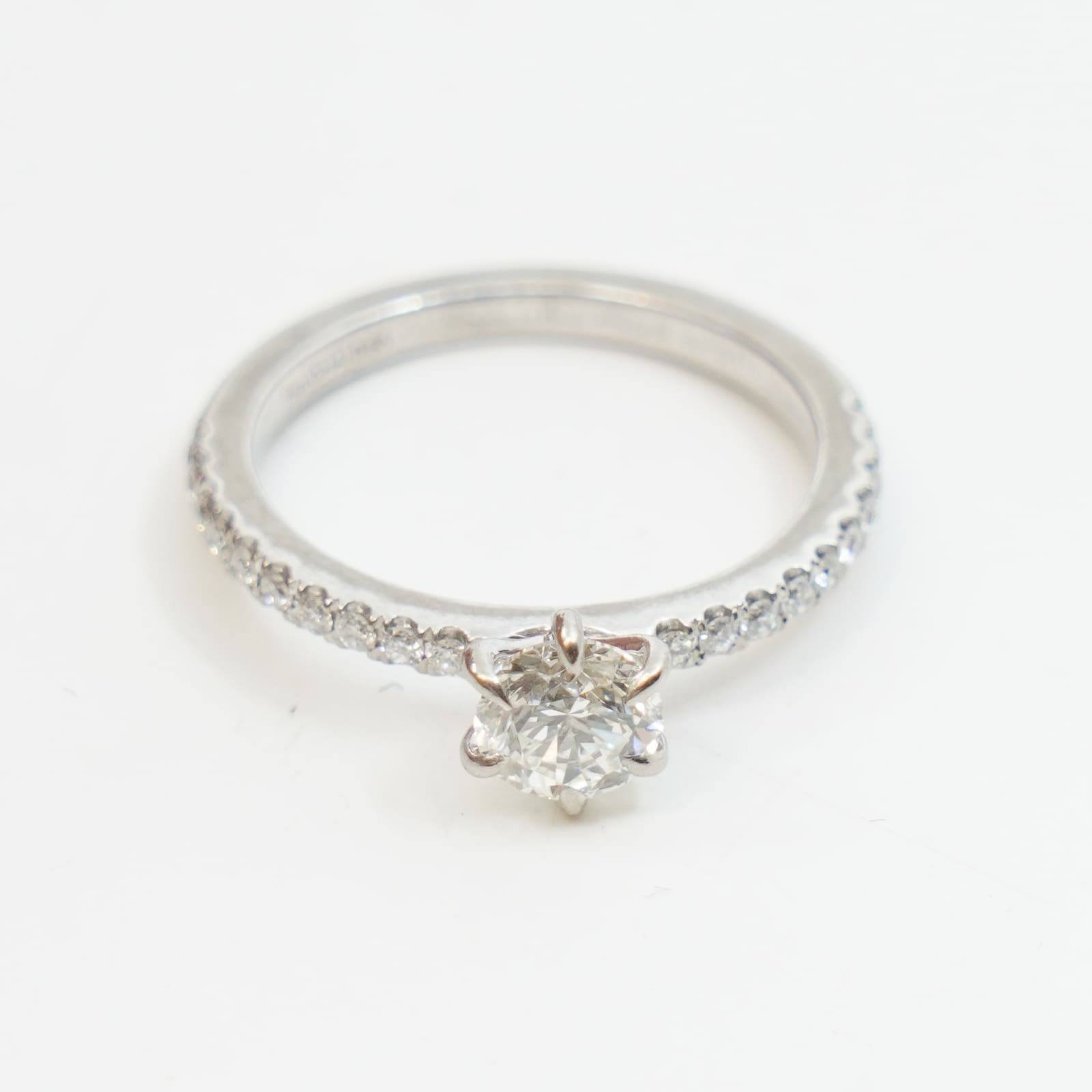 Ring Vitguld 18K med diamanter