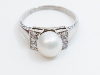 Ring Vitguld 18K med pärla och diamanter