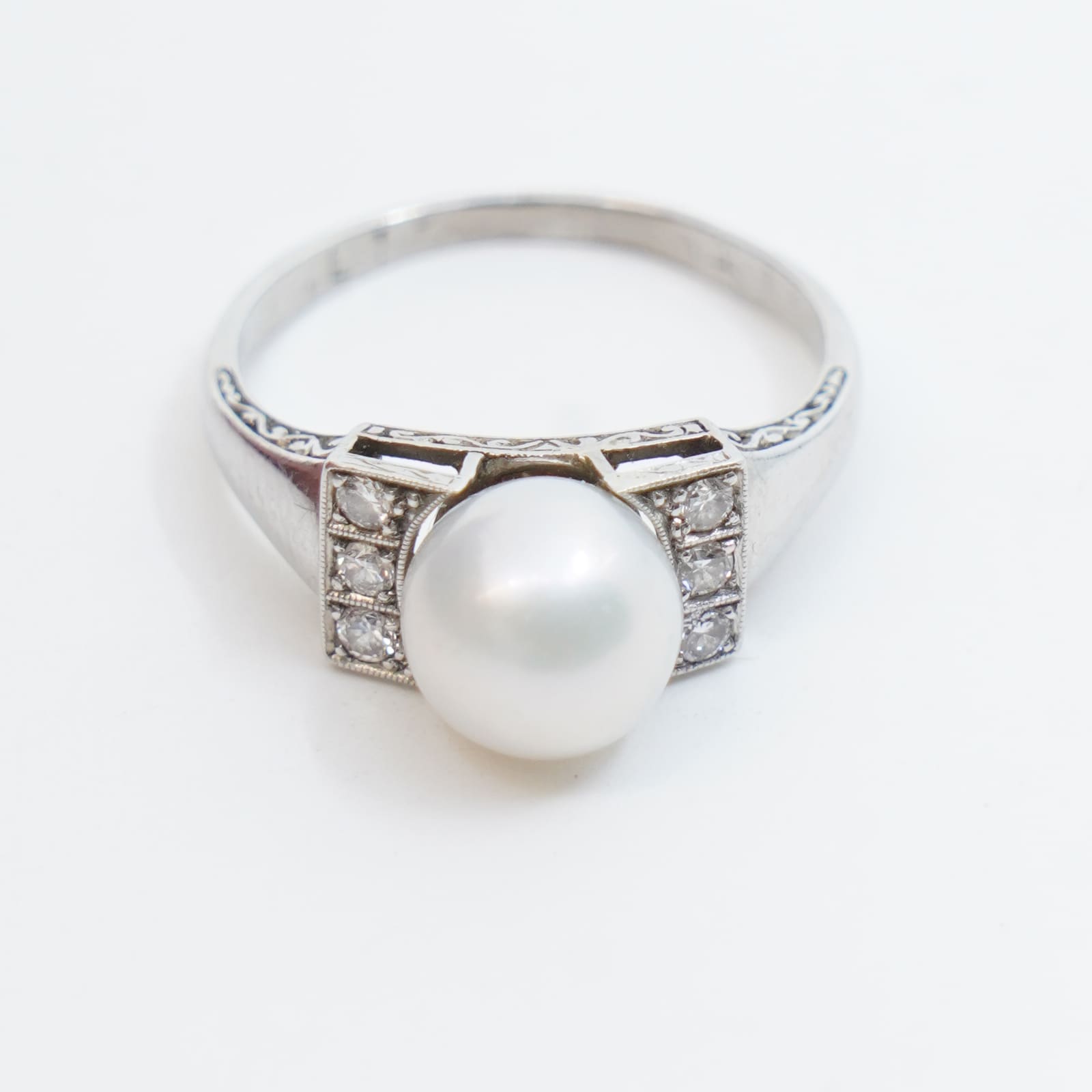 Ring Vitguld 18K med pärla och diamanter