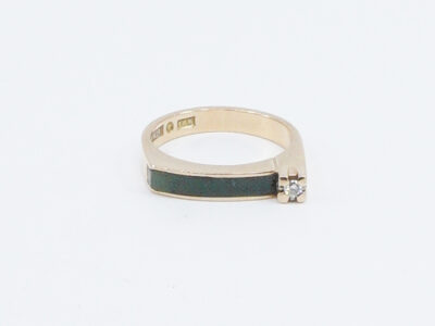 Ring Guld 18K med stenar och diamant