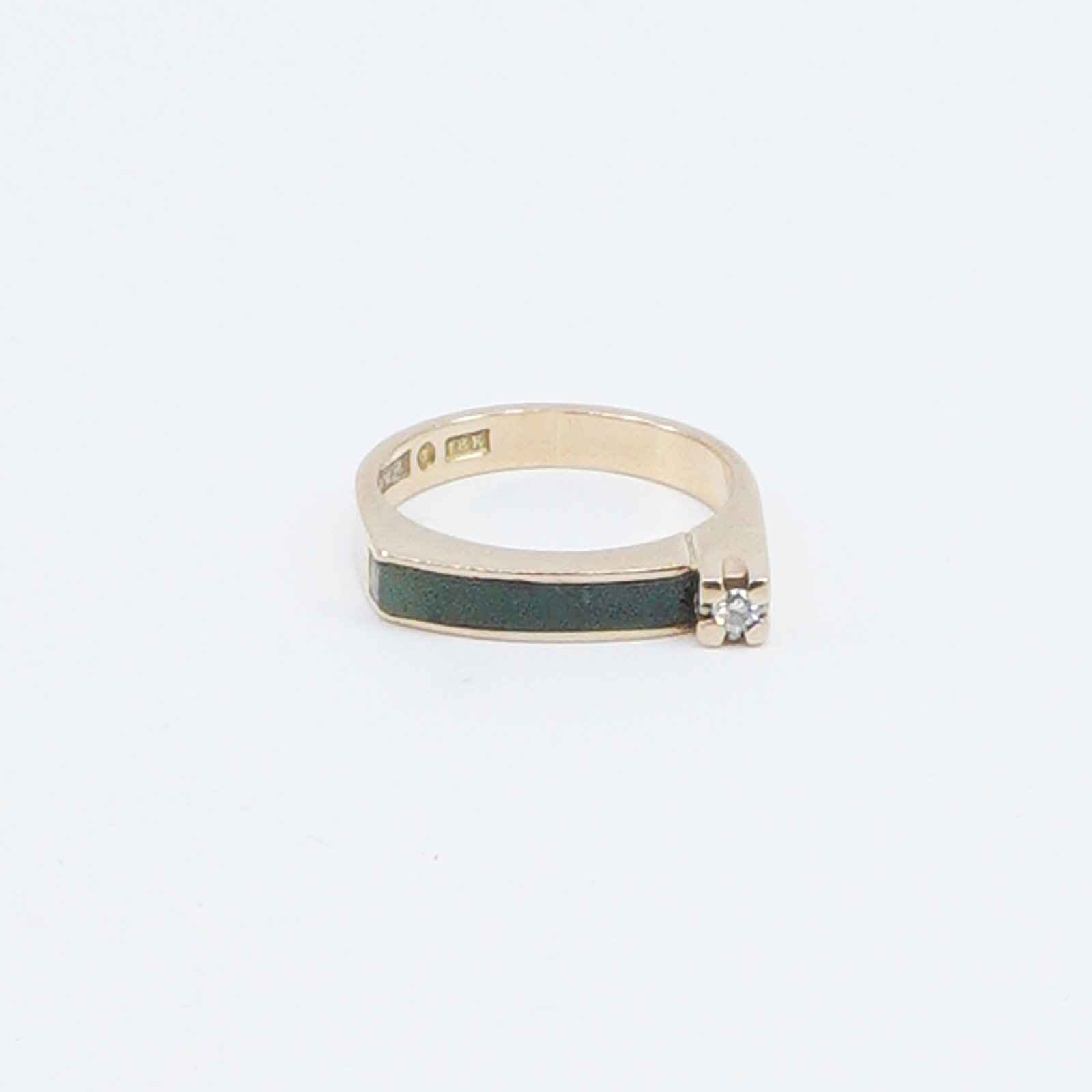 Ring Guld 18K med stenar och diamant