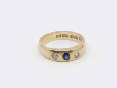 Ring med stenar Guld 18K brv 7,4g Ø17¾