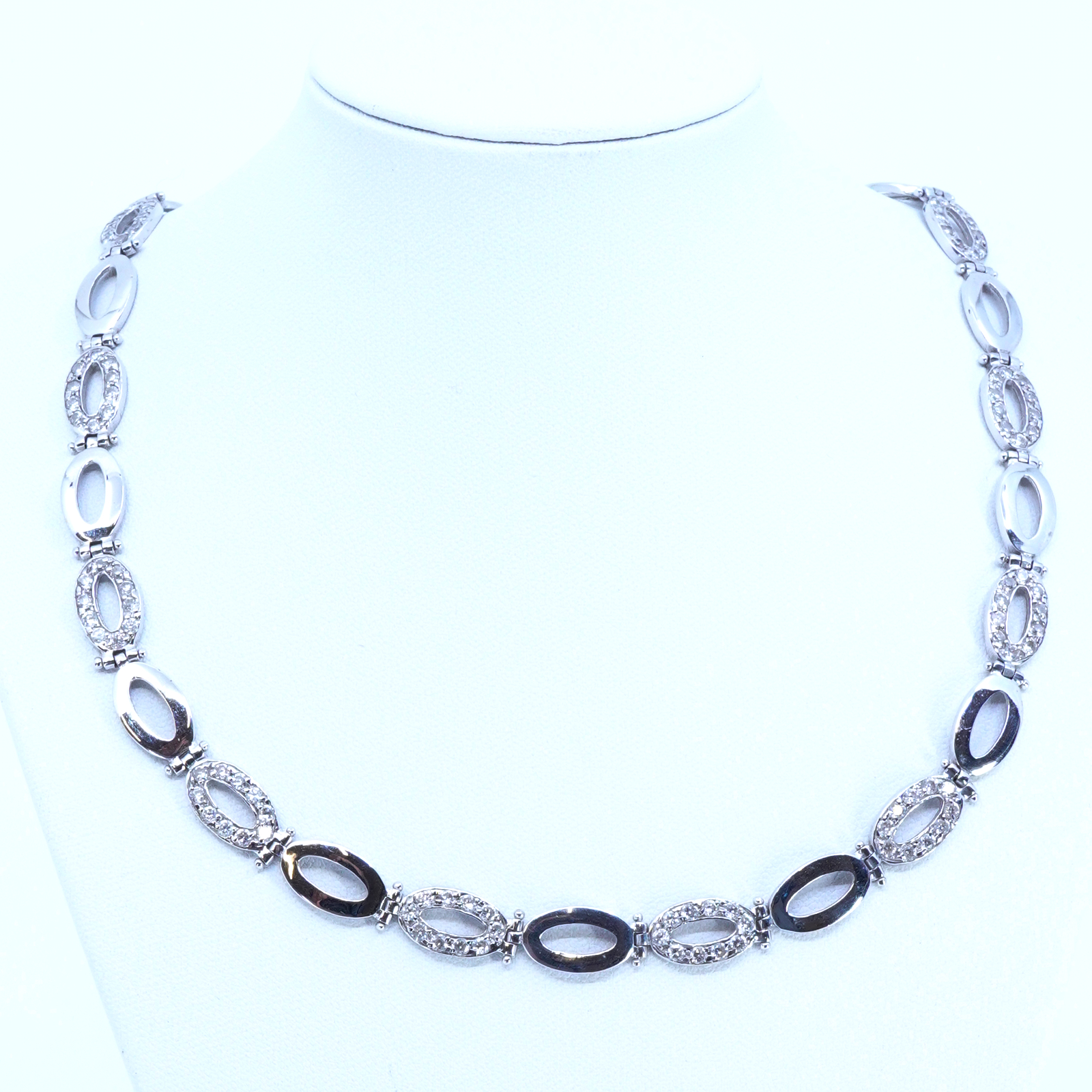 Collier Vitguld 18K