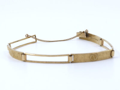 Armband med säkerhetskedja