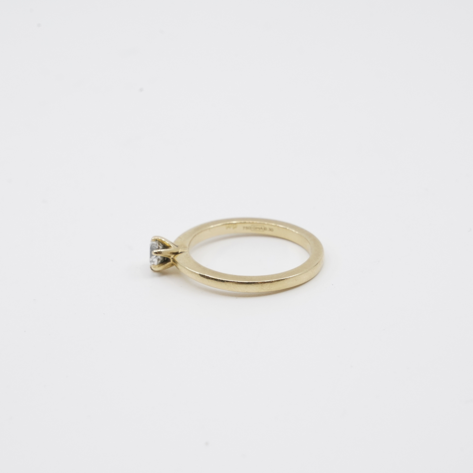 Ring med diamant Guld 18K 2,9g Ø16