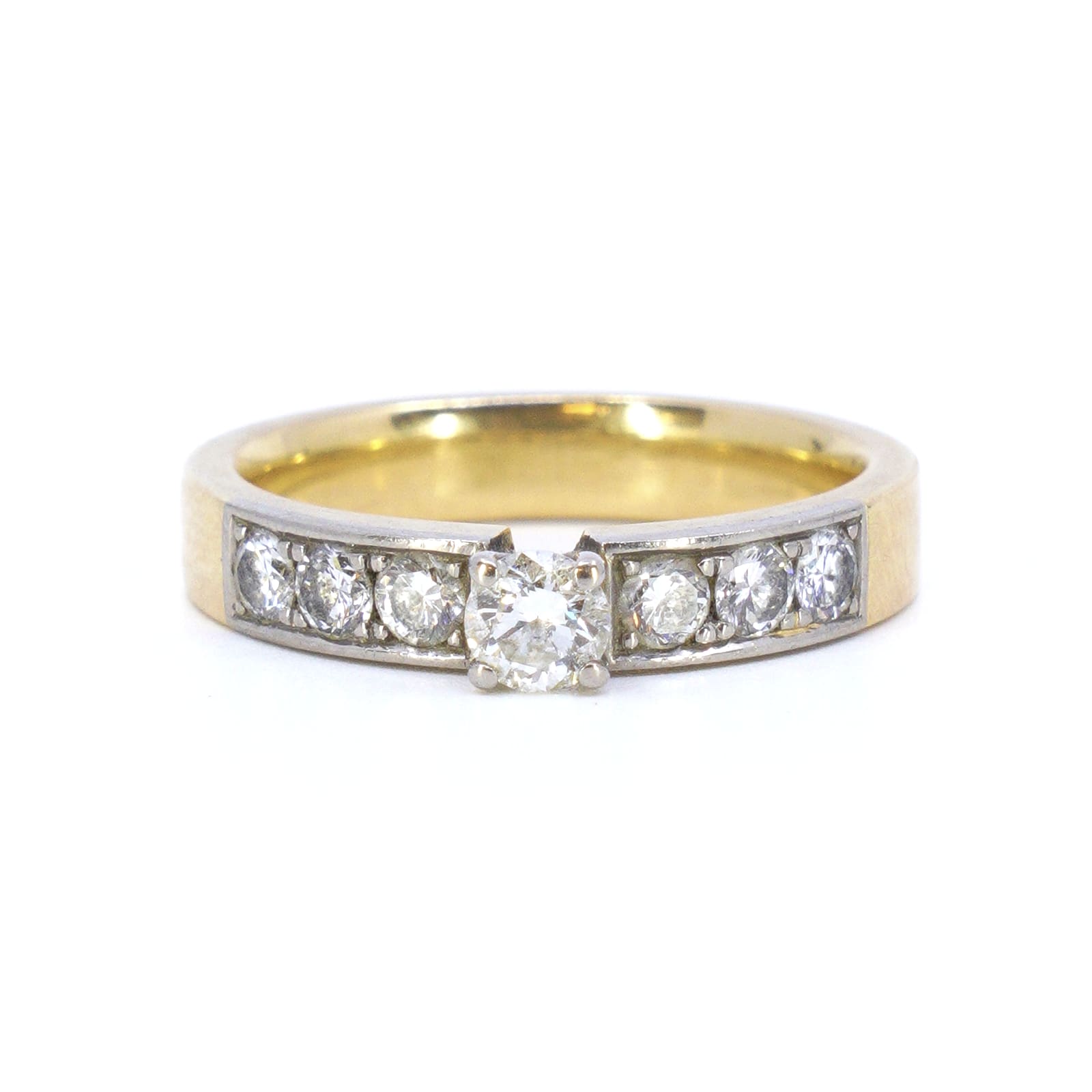 Sidostensring med diamanter
