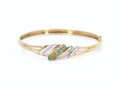 Armring med diamanter 6x ca 0,001ct & gröna stenar