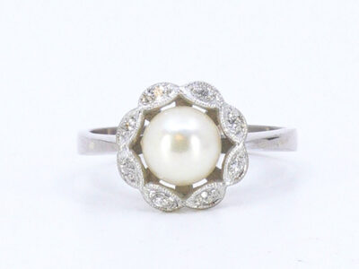 Ring och diamanter 8x totalt 0,07ct