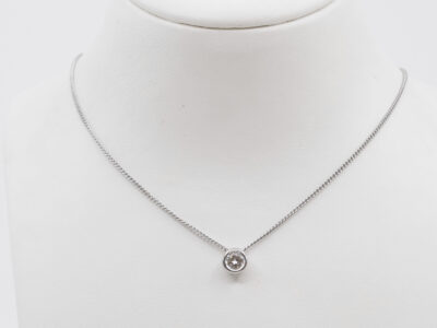 Collier Vitguld 18K med Diamant, längd 40,5cm