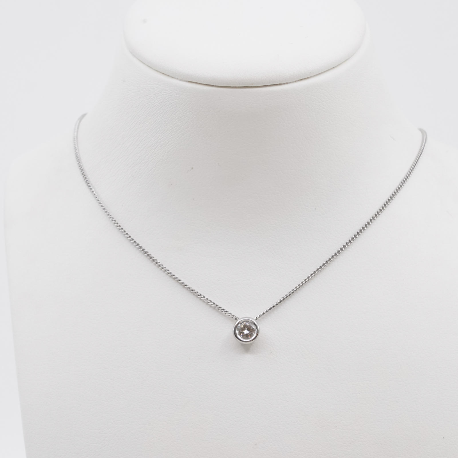 Collier Vitguld 18K med Diamant, längd 40,5cm