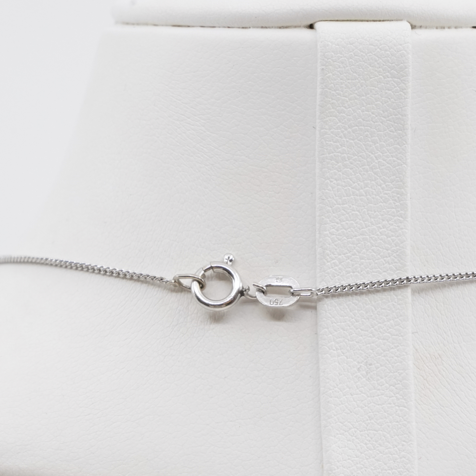 Collier Vitguld 18K med Diamant, längd 40,5cm