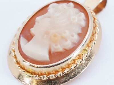 Hänge/brosch Camé Guld 18K