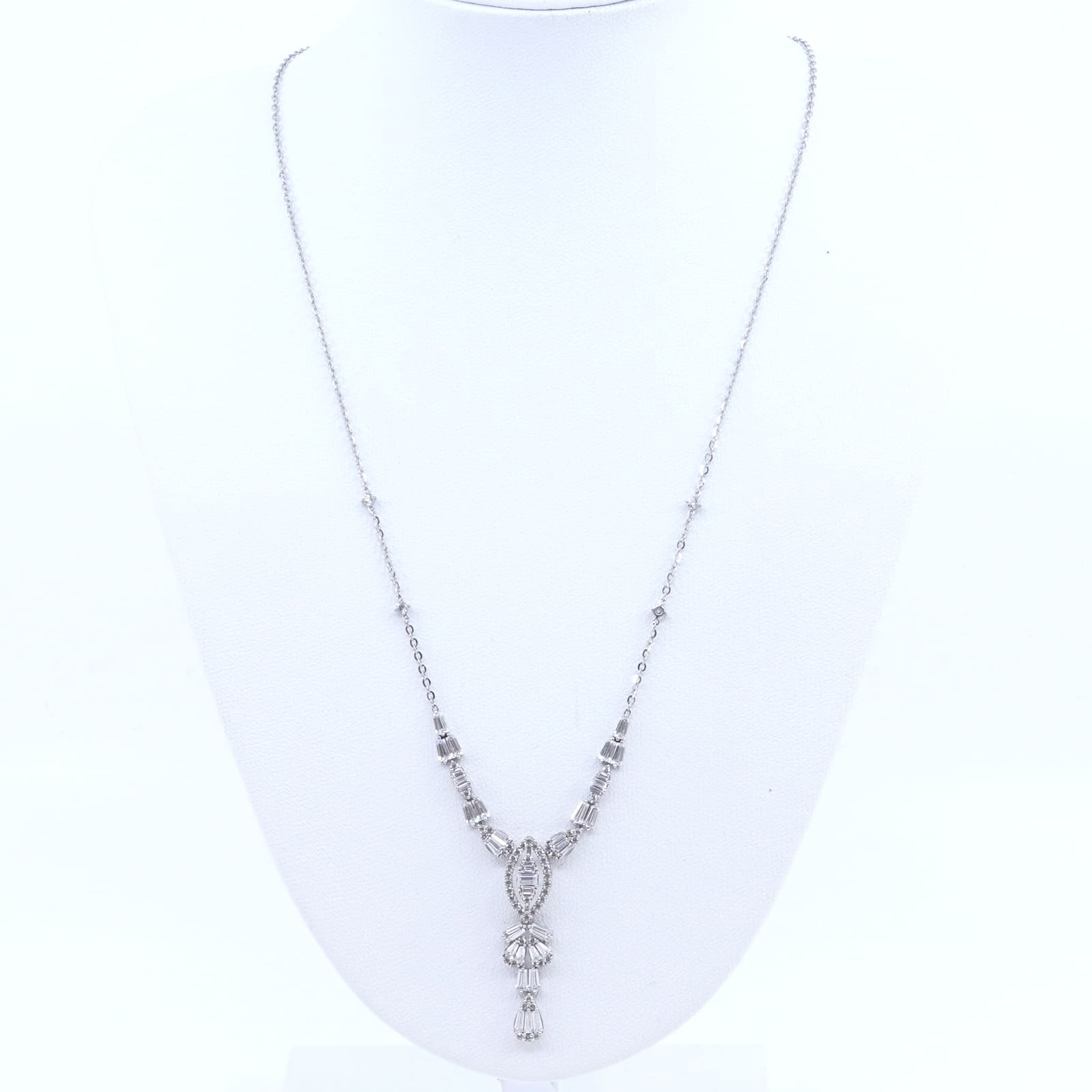 Halscollier Vitguld 18K 4,2g Längd 42cm