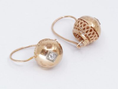 Örhängen 14K Höjd 25mm med vita stenar