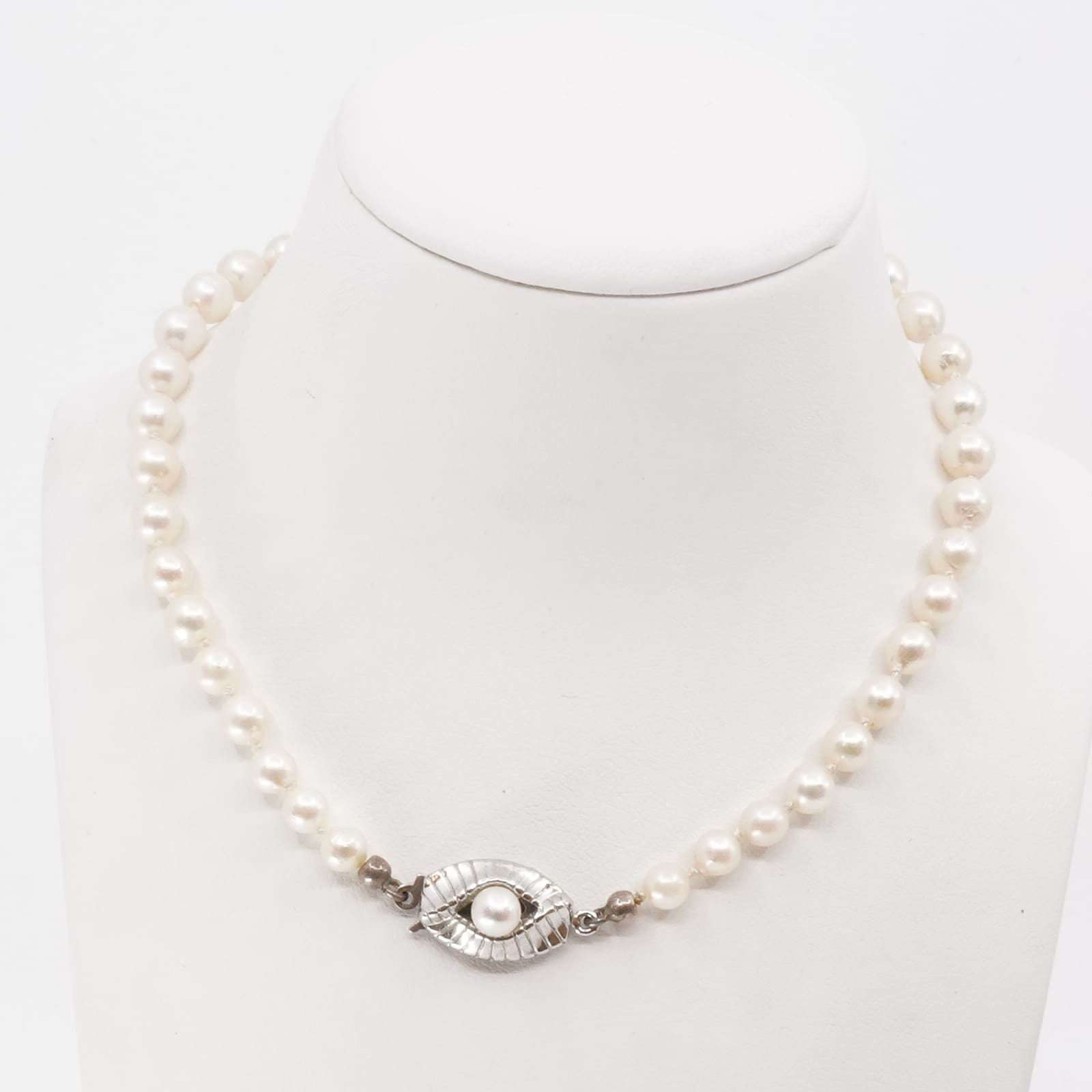 Pärlcollier doserat med