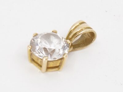 Hänge 18K Höjd 12mm med sten