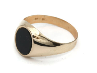 Ring 18K med svart sten