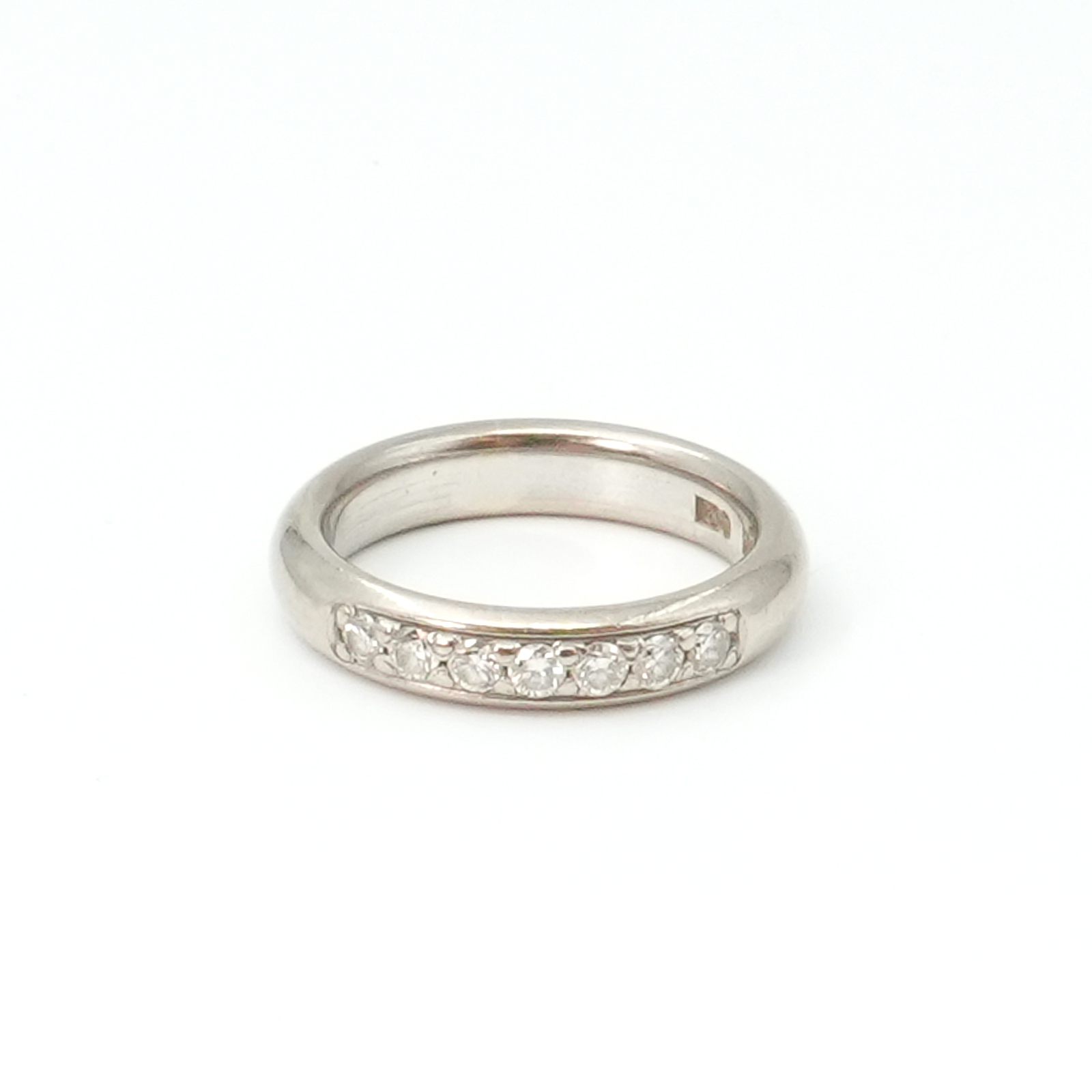 Ring Vitguld 18K 6,4g Ø16½ med diamanter 7xca0,04ct