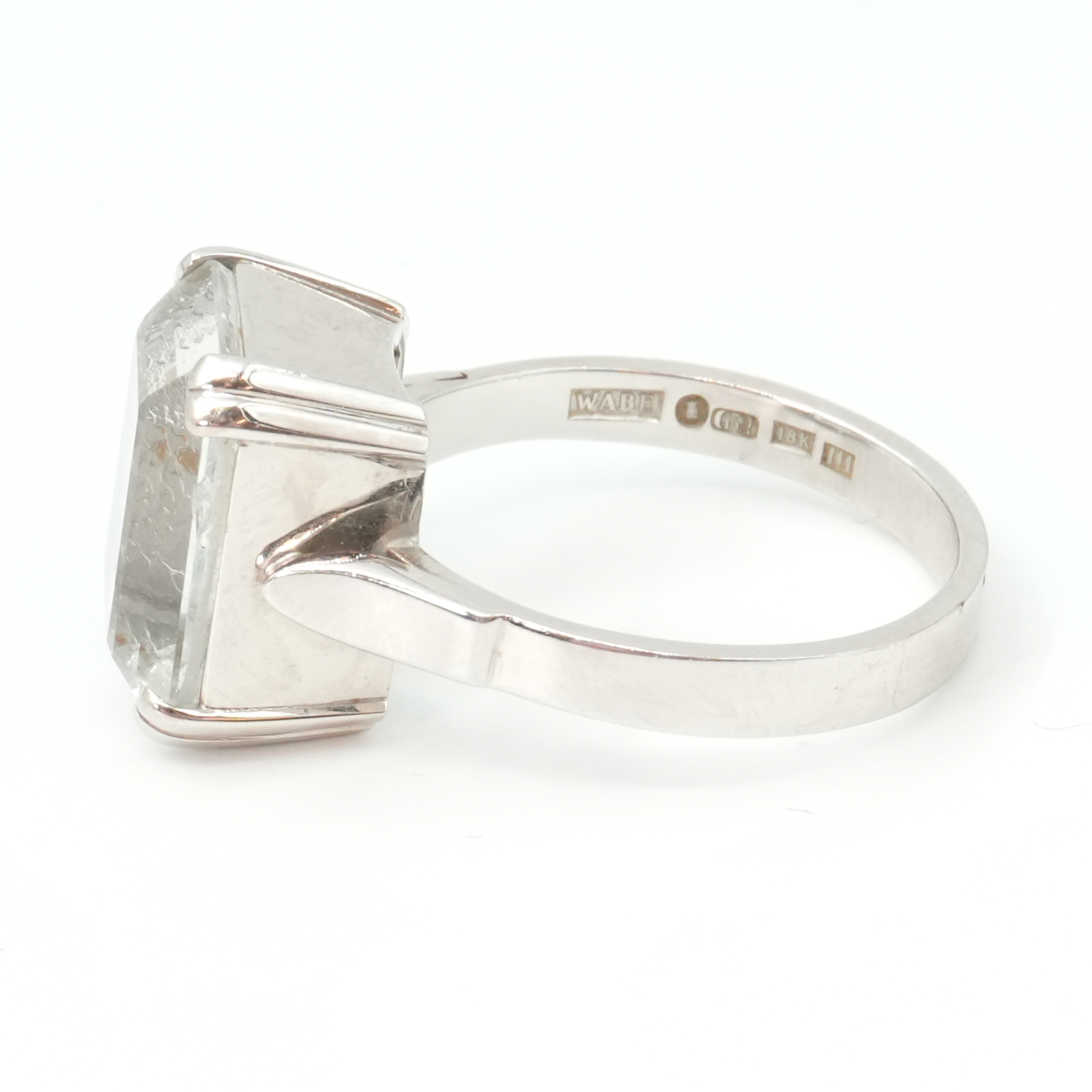 Ring Vitguld 18K 6,7g Ø17.50mm med sten