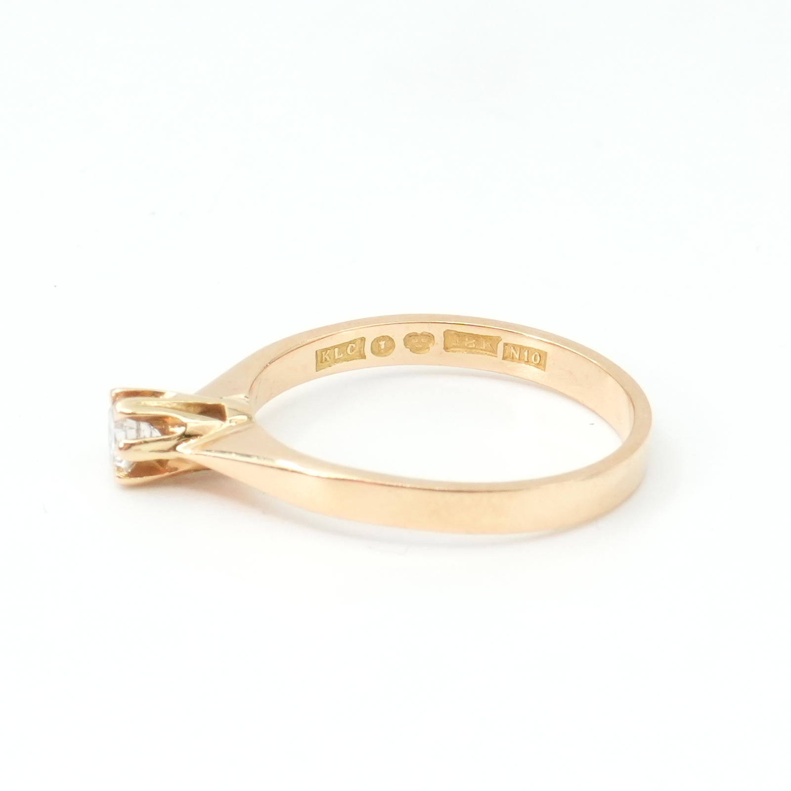 Ring Guld 18K 2,7g Ø17.25mm med diamant 1xca0,17ct
