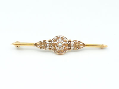 Brosch Guld 18K 4,6g Längd 64mm Bredd 3-17mm med odlade pärlor