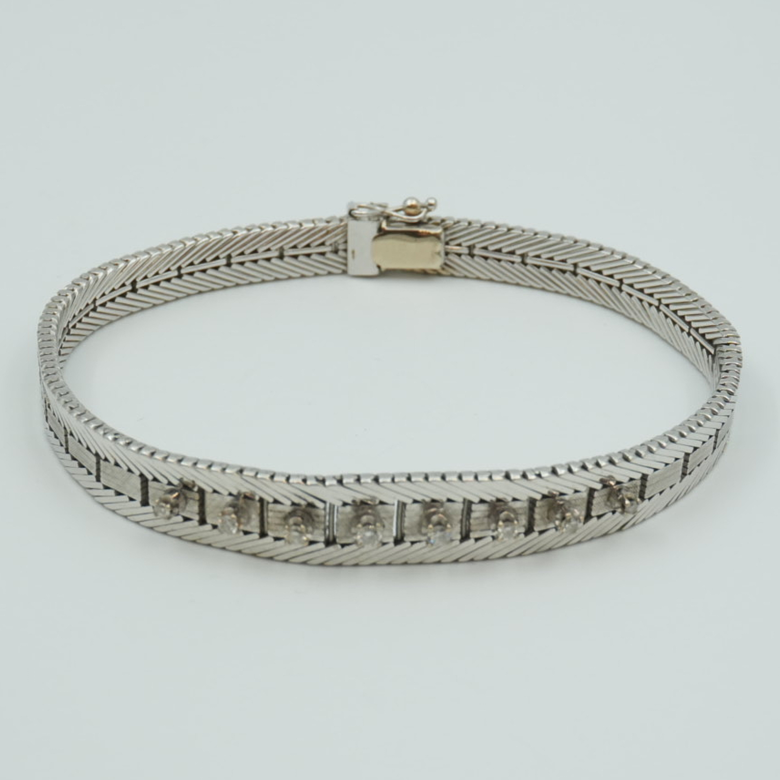 Armband vitguld doserat, med diamanter 8xca0,01-0,02ct 18K