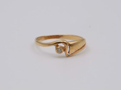 Ring 18K med sten