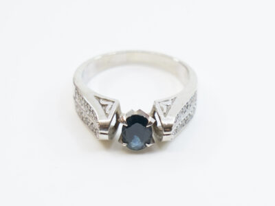 Ring Vitguld 14K 4,6g Ø16¼ med diamanter 20xca0,005ct