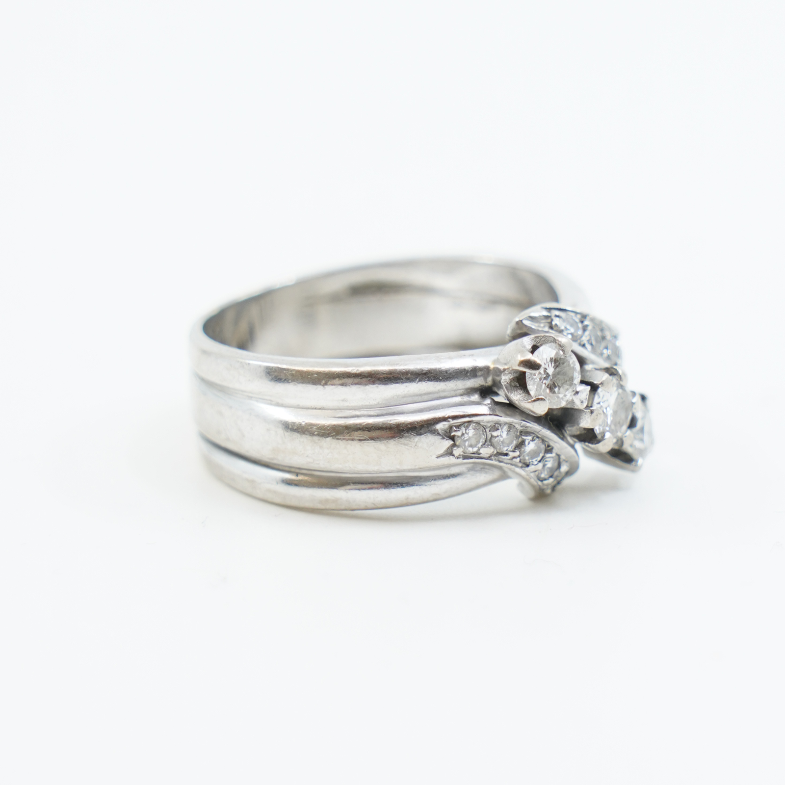 Ring Vitguld 18K 11,3g Ø18¾ med diamanter