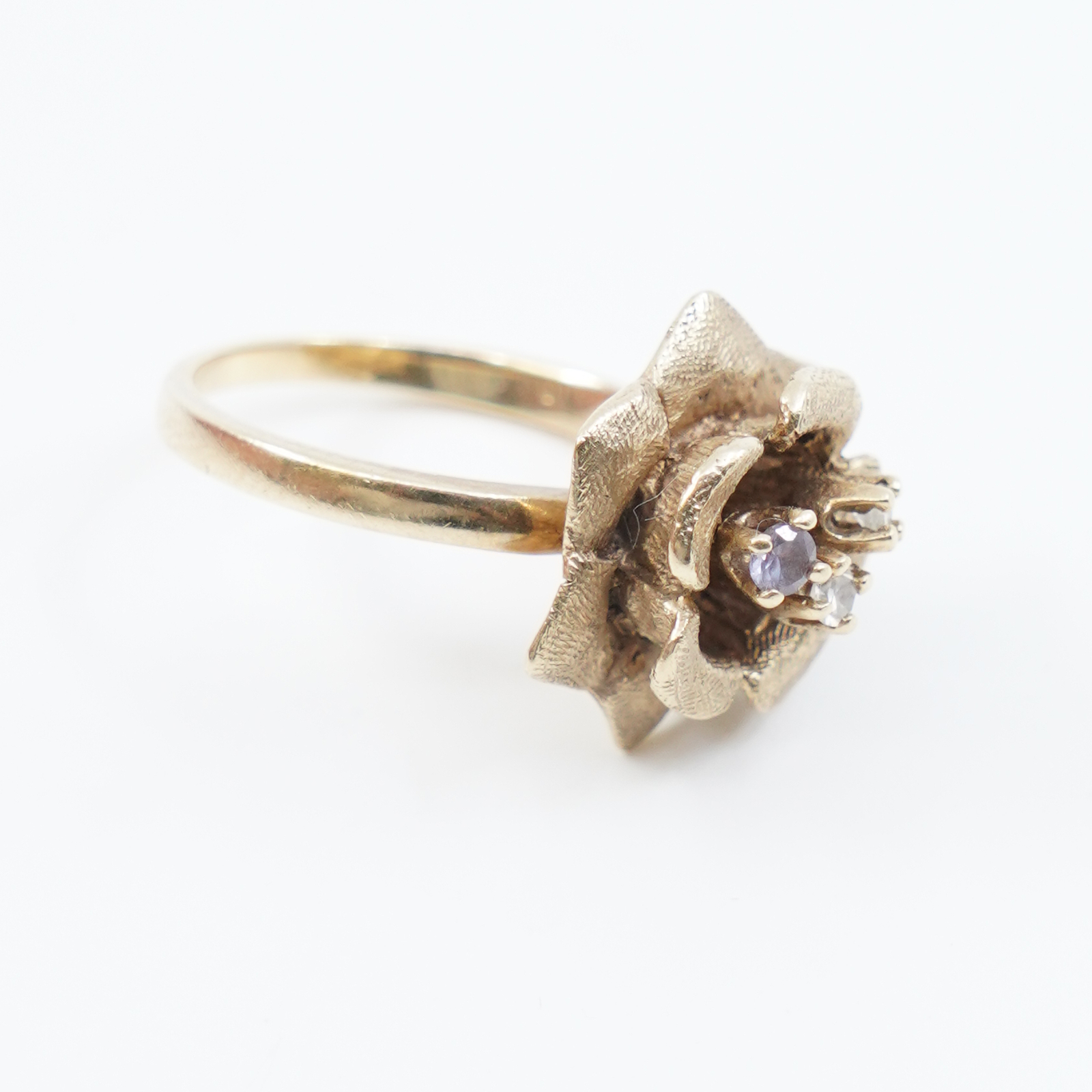 Ring Guld 10K 4g Ø16½ med stenar