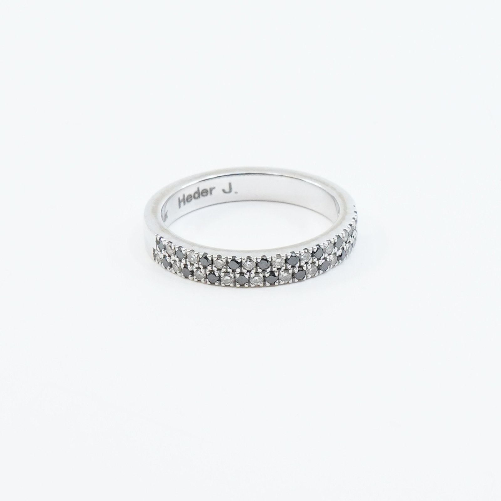 Ring Vitguld 14K 4g Ø17 med diamanter 20xca0,01ct och stenar