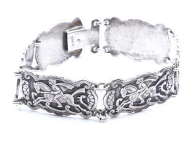 Armband - hästar med ryttare i relief - S830