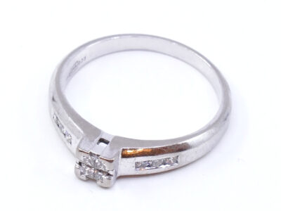 Ring Vitguld 18K med diamanter
