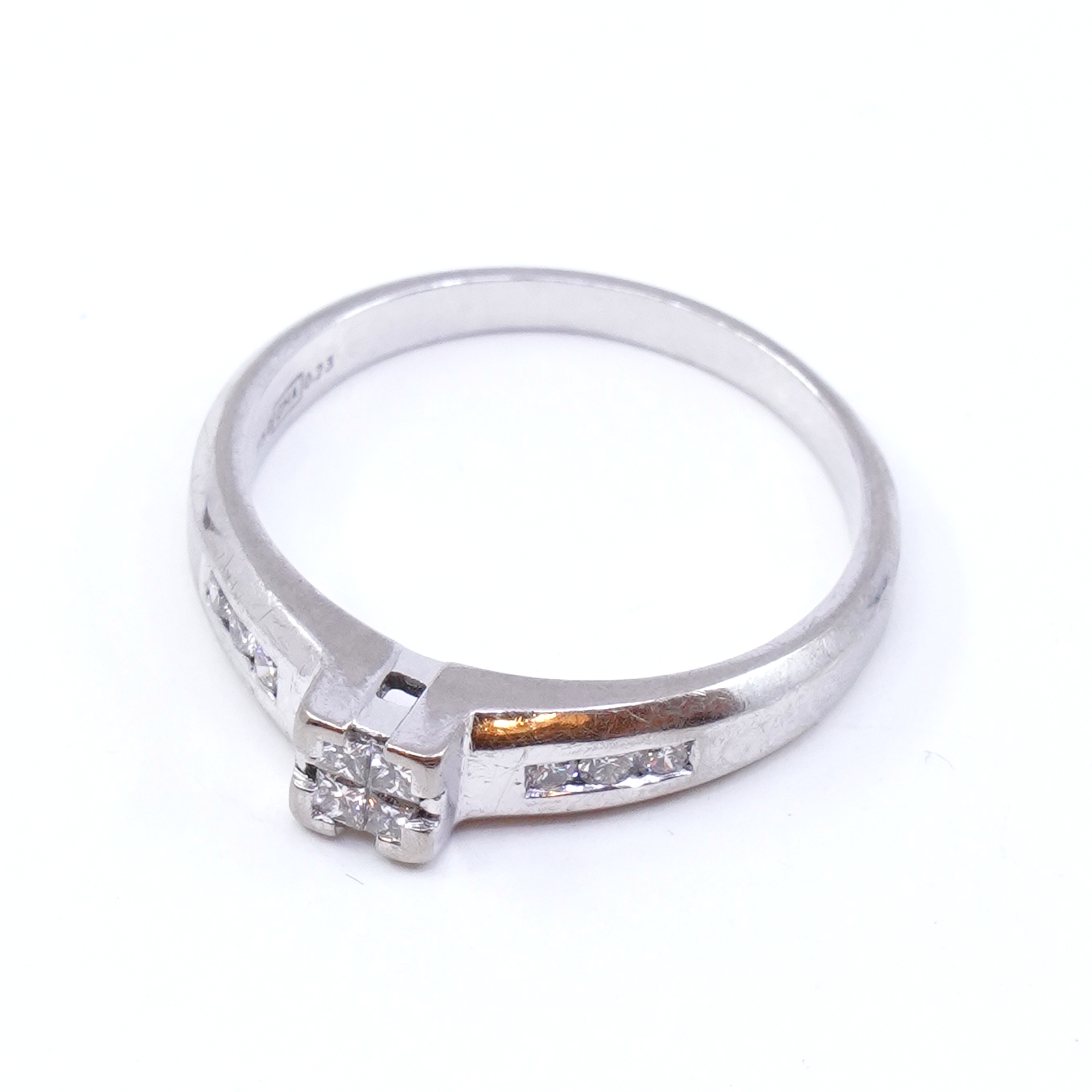 Ring Vitguld 18K med diamanter